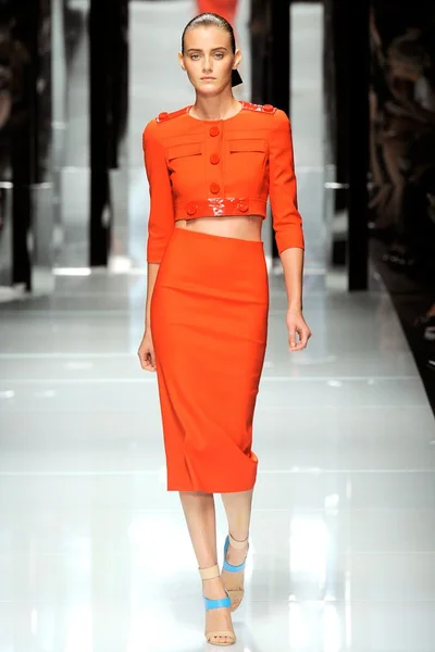Look 24